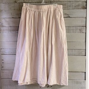 Smocked waist a-line skirt. Size MEDIUM.